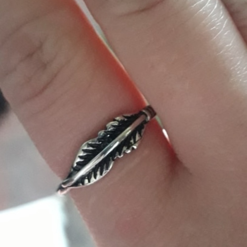 Distressed Silver Feather ring - Picture 6 of 7